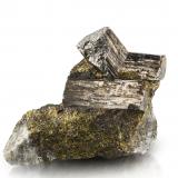 Glaucodot on Chalcopyrite<br />Tunaberg, Nyköping, Södermanland, Sweden<br />7 x 3 x 6 cm / main crystal: 4 cm<br /> (Author: MIM Museum)