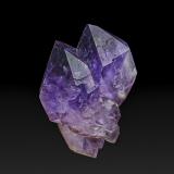 Quartz (variety amethyst)<br />Kidder Lane amethyst locality, Southborough, Worcester County, Massachusetts, USA<br />5.0 x 3.8 cm<br /> (Author: am mizunaka)