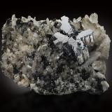 Bournonite with Quartz, Sphalerite and FluoriteYaogangxian Mine, Yizhang, Chenzhou Prefecture, Hunan Province, China22 x 26 x 13 cm / main crystal: 12.5 cm (Author: MIM Museum)