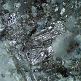 Sylvanita, CuarzoMina Emperor, Vatukoula, Tavua, Isla Viti Levu, FijiCampo de visión 1,5 cm. (Autor: Antonio P. López)