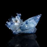 Corundum (variety sapphire)<br />Ratnapura, Ratnapura District, Sabaragamuwa Province, Sri Lanka<br />4.5 x 2 x 2.5 cm / main crystal: 3.9 cm<br /> (Author: MIM Museum)