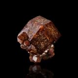 Grossular<br />Kayes Region, Mali<br />6 x 5 x 6.5 cm / main crystal: 5.6 cm<br /> (Author: MIM Museum)