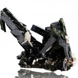 Euxenite-(Y) with Aegirine and Zircon<br />Mount Malosa, Zomba District, Malawi<br />15 x 9 x 9 cm / main crystal: 1.8 cm.<br /> (Author: MIM Museum)