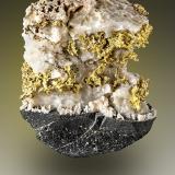 Oro<br />Mina Nugget Pond, Betts Cove, Península Baie Verte, Newfoundland (Isla), Newfoundland and Labrador, Canadá<br />8cm x 9cm x 4cm<br /> (Autor: Pere Alonso)
