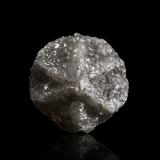 Diamond<br />MIBA area, Mbuji-Mayi (Mbujimayi; Bakwanga), Kasaï-Oriental, Democratic Republic of the Congo (Zaire)<br />4 x 4 x 3.5 cm / main crystal: 3.8 cm<br /> (Author: MIM Museum)