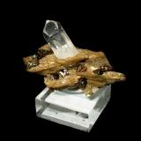 Quartz, Siderite, Chalcopyrite<br />Pfannenberger Einigkeit Mine, Salchendorf, Neunkirchen, Siegen-Wittgenstein District, Arnsberg, North Rhine-Westphalia/Nordrhein-Westfalen, Germany<br />Specimen size 4 cm<br /> (Author: Tobi)