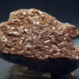Dolomita (variedad dolomita ferrífera)<br />Pozo Nº 1, Mina Esperanza 1ª, 2ª, 3ª y 4ª, filón El Cobre, grupo minero El Cobre-Igualdad-Matacabras, Matacabras-Dehesa de las Yeguas, Bailén, Comarca Sierra Morena, Jaén, Andalucía, España<br />8.5 x 5 cm<br /> (Autor: Pedro Antonio)