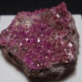 Dolomita (variedad dolomita cobaltífera)<br />Distrito Kolwezi, Lualaba, Cinturón de cobre de Katanga, Katanga (Shaba), República Democrática del Congo (Zaire)<br />30x30 mm<br /> (Autor: Ignacio)