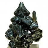 Descloizita<br />Berg Aukas, Distrito Grootfontein, Región Otjozondjupa, Namibia<br />60 mm x 45 mm. Cristal mayor: 18 mm de arista. Masa: 83 g.<br /> (Autor: Carles Millan)
