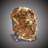 Wulfenita y BaritaMina Les Dalles (Mina Lidal), Distrito minero Mibladen, Mibladen, Midelt, Provincia Midelt, Región Drâa-Tafilalet, Marruecos11x8cm. (Autor: castrominerals)