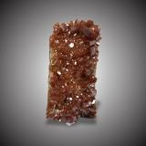 Vanadinita<br />Mibladen (distrito minero Mibladen), Midelt, Provincia Midelt, Región Drâa-Tafilalet, Marruecos<br />6,5x3,5cm.<br /> (Autor: castrominerals)