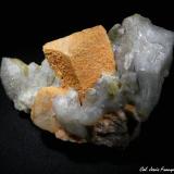 Microclina y Cuarzo.<br />Mina Matagalls (Minas de Sant Marçal), Sant Marçal, Viladrau, Comarca Osona, Gerona / Girona, Cataluña / Catalunya, España<br />74x54 mm.<br /> (Autor: Jesus Franquesa Baucells)