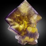 Fluorite<br />Minerva I Mine, Rosiclare formation, Ozark-Mahoning group, Cave-in-Rock Sub-District, Hardin County, Illinois, USA<br />5.5 x 9.7 x 11.4 cm / main crystal: 11.1 cm<br /> (Author: MIM Museum)