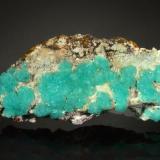 Adamite (variety cuprian adamite)Mina Hilarion, Zona Hilarion, Minas Kamariza, Agios Konstantinos, Distrito minero Lavrion, Prefectura Attikí (Attica), Grecia5.6 x 2.5 x 1.0 cm (Author: Michael Shaw)