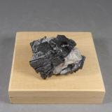 Brannerita<br />Cantera Nant d'Agot, Villette, Aime-la-Plagne, Albertville, Saboya, Auvergne-Rhône-Alpes, Francia<br />3,7 x 3,3 x 2,7 cm.<br /> (Autor: J. G. Alcolea)