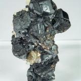 Sphalerite with QuartzMina Malaespera, Barrio de la Peña, Bilbao, Comarca Gran Bilbao, Vizcaya / Bizkaia, País Vasco (Euskadi), España5.5 × 3.4 × 2.4 cm (Author: Jordi Fabre)