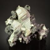 Hydrocerussite on CerussiteMina Tsumeb, Tsumeb, Región Otjikoto, Namibia6.0 x x 5.3 x 4.7 cm (Author: Michael Shaw)