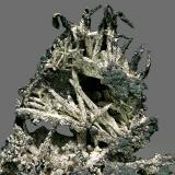 Plata con Esfalerita<br />Distrito minero Kongsberg, Kongsberg, Noruega<br />cristal mayor: 2 × 0.2 cm<br /> (Autor: Jordi Fabre)