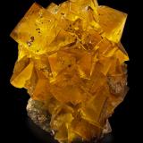 Fluorite with Calcite<br />Minerva I Mine, Rosiclare formation, Ozark-Mahoning group, Cave-in-Rock Sub-District, Hardin County, Illinois, USA<br />9 x 14 x 15.5 cm / main crystal: 6 cm.<br /> (Author: MIM Museum)
