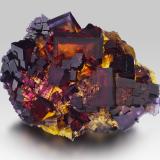 Fluorite<br />Denton Mine, Rosiclare formation, Goose Creek Mine group, Harris Creek Sub-District, Hardin County, Illinois, USA<br />12 x 15.5 x 6 cm / main crystal: 5.7 cm.<br /> (Author: MIM Museum)