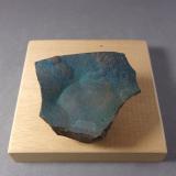 Calcopirita (variedad blister copper).<br />Mina Geevor, Pendeen, Distrito Saint Just, Cornwall, Inglaterra / Reino Unido<br />5,4 x 4,5 x 2,4 cm.  115 g.<br /> (Autor: J. G. Alcolea)