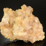 Heulandite-CaDistrito Jalgaon, Maharashtra, India8.8 x 6.6 x 3.1 cm (Author: Michael Shaw)