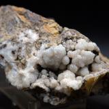 Clinoptilolita<br />Volcán Cabezo Negro de Zeneta, Murcia, Comarca Huerta de Murcia, Región de Murcia (Murcia), España<br />9.5 x 5 cm<br /> (Autor: Pedro Antonio)