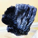 Pyrolusite<br />Bou Azzer mining district, Drâa-Tafilalet Region, Morocco<br />5 cm x 5cm<br /> (Author: Enrique Llorens)