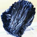Pyrolusite<br />Bou Azzer mining district, Drâa-Tafilalet Region, Morocco<br />5 cm x 5cm<br /> (Author: Enrique Llorens)