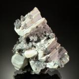 Hydrocerussite on CerussiteMina Tsumeb, Tsumeb, Región Otjikoto, Namibia6.0 x 5.3 x 4.7 cm (Author: Michael Shaw)