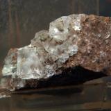 fluorita<br />Cantera Fuentecilla, Cabezo del Polovar, Villena, Comarca Alto Vinalopó, Alicante / Alacant, Comunidad Valenciana / Comunitat Valenciana, España<br />4 x 1.8 cm<br /> (Autor: Pedro Antonio)