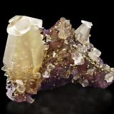 CalcitaMina Denton, formación Rosiclare, Grupo Goose Creek Mine, Sub-Distrito Harris Creek, Condado Hardin, Illinois, USA5 x 6.2 x 5 cm / Cristal principal: 3.5 cm. (Autor: Museo MIM)