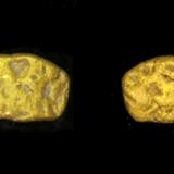 Oro<br />Sierra de la Chimenea, Zona Talarrubias / Casas de Don Pedro, Comarca La Siberia, Badajoz, Extremadura, España<br />7 mm x 5 mm. Masa: 0,49 g.<br /> (Autor: Carles Millan)