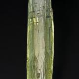 Beryl (variety heliodor)<br />Khoroshiv (Volodarsk-Volynskii), Zhytomyr Oblast, Ukraine<br />10.7 x 2.0 cm<br /> (Author: am mizunaka)