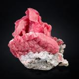 Rhodochrosite, Quartz, Fluorite<br />Mount Xuebaoding, Pingwu, Mianyang Prefecture, Sichuan Province, China<br />27 x 20 x 18 cm / main crystal: 17.7 cm<br /> (Author: MIM Museum)