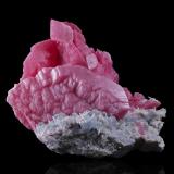 Rhodochrosite, Quartz, Fluorite<br />Mount Xuebaoding, Pingwu, Mianyang Prefecture, Sichuan Province, China<br />27 x 20 x 18 cm / main crystal: 17.7 cm<br /> (Author: MIM Museum)