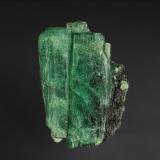 Beryl (variety emerald)<br />Malyshevo, Sverdlovsk Oblast, Ural, Russia<br />5.8 x 4.6 cm<br /> (Author: am mizunaka)