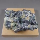 Molibdenita<br />Chile<br />7,5 x 5,7 x 4,2 cm.<br /> (Autor: J. G. Alcolea)