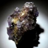 Fluorita.<br />Zona minera de Berbes, Berbes, Ribadesella, Comarca Oriente, Principado de Asturias (Asturias), España<br />74x67 mm.<br /> (Autor: Jesus Franquesa Baucells)