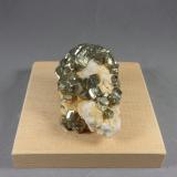 Pirita<br />Mina de Reocín, Reocín, Comarca Saja-Nansa, Cantabria, España<br />5,6 x 3,6 x 2,3 cm.<br /> (Autor: J. G. Alcolea)