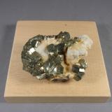 Pirita<br />Mina de Reocín, Reocín, Comarca Saja-Nansa, Cantabria, España<br />5,6 x 3,6 x 2,3 cm.<br /> (Autor: J. G. Alcolea)