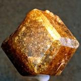 Granate<br />Labores Sandaré, Sandaré, Arrondissement Sandaré, Cercle Nioro du Sahel, Región Kayes, Mali<br />3 x 3 cm<br /> (Autor: Felipe Abolafia)
