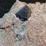 Dolomita (variedad teruelita)<br />Afloramiento del Keuper, Carretera CV-35, Domeño, Comarca Los Serranos, Valencia / València, Comunidad Valenciana / Comunitat Valenciana, España<br />6 x 6 cm .<br /> (Autor: Felipe Abolafia)