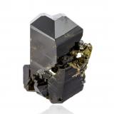 Epidote<br />Falin Lake, Usseglio, Val di Viù / Viù Valley, Lanzo Valleys (Valli di Lanzo), Metropolitan City of Turin Province, Piedmont (Piemonte), Italy<br />3 x 3 x 4 cm<br /> (Author: MIM Museum)