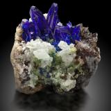 Linarite<br />Grand Reef Mine, Laurel Canyon, Grand Reef Mountain, Klondyke, Aravaipa District, Graham County, Arizona, USA<br />4 x 3.5 x 4 cm / main crystal: 2 cm<br /> (Author: MIM Museum)