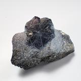 Chrysoberyl (variety alexandrite)<br />Carnaíba mining district, Campo Formoso ultramafic complex, Pindobaçu, Centro-Norte Baiano, Bahia, Northeast Region, Brazil<br />58 mm x 50 mm x 25 mm<br /> (Author: Don Lum)