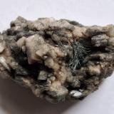 Arfvedsonite, Orthoclase (variety Adularia)<br />Alinci, Prilep, Mariovo, Republic of North Macedonia<br />7,5 x 4 cm<br /> (Author: Volkmar Stingl)