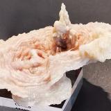 Quartz<br />Akassi, Tazarout, Sidi Rahal area, El Kelaâ des Sraghna Province, Marrakech-Safi Region, Morocco<br />12cmx6cm<br /> (Author: Enrique Llorens)