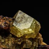 Londonita<br />Mina Antsongombato, Antsentsindrano, Anosiarivo Manapa, Distrito Betafo, Region Vakinankaratra, Madagascar<br />7 mm<br /> (Autor: Borja Sainz de Baranda)