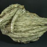Baryte with  Chalcopyrite<br />Bou Nahas Mine, Oumjrane mining area, Alnif Commune, Tinghir Province, Drâa-Tafilalet Region, Morocco<br />21.4 × 14.9 × 9.8 cm<br /> (Author: Jordi Fabre)